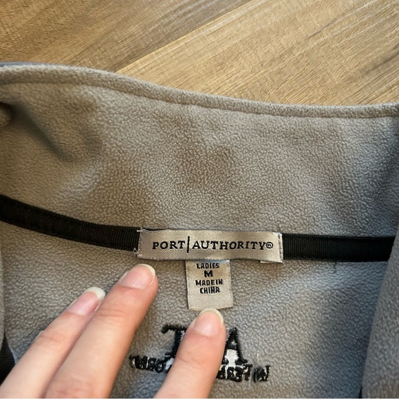 New Holland Brewing Company Gray Soft Shell Jacket - Picture 7 of 9